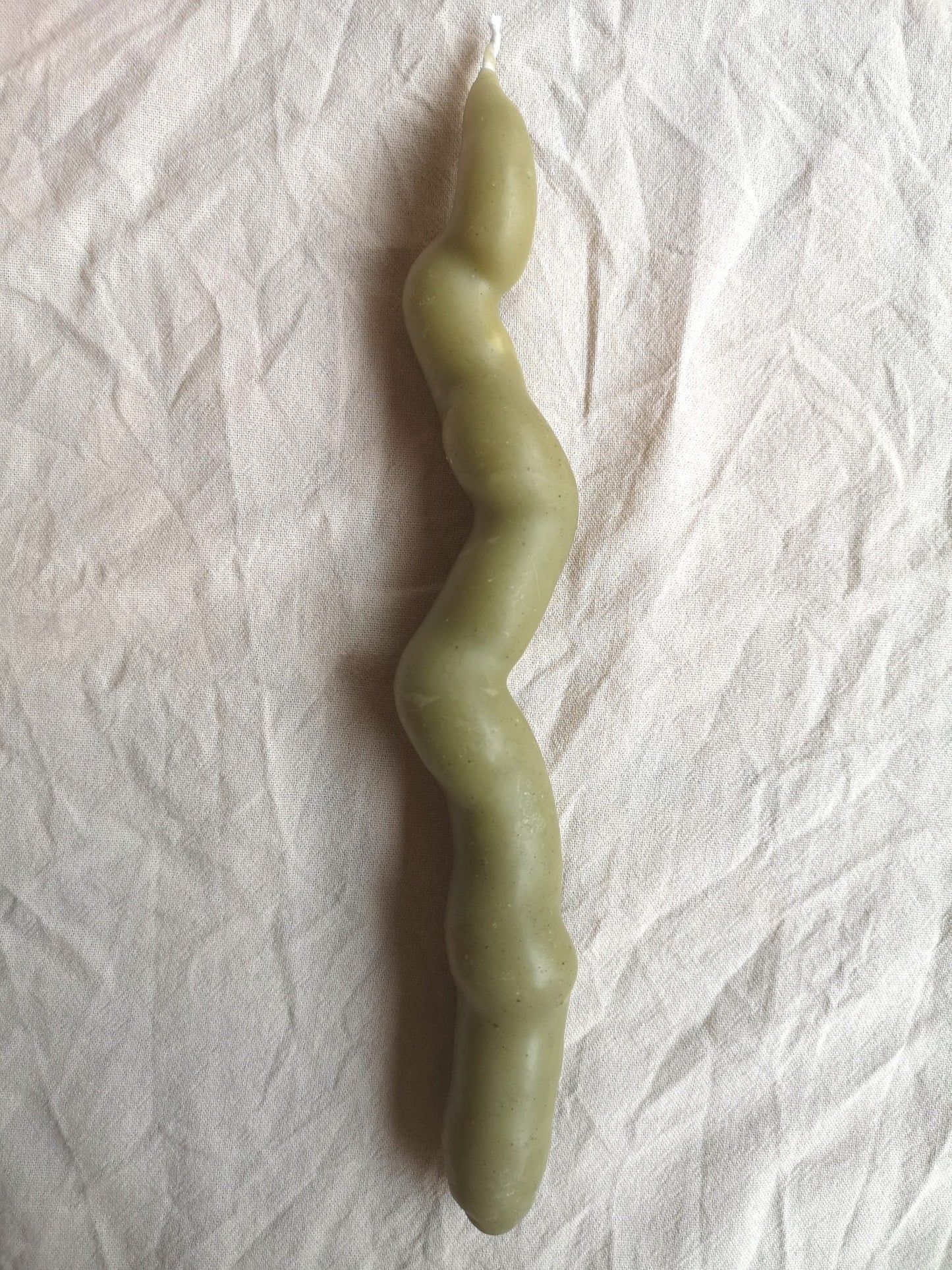 Beeswax candle knotty Thunder