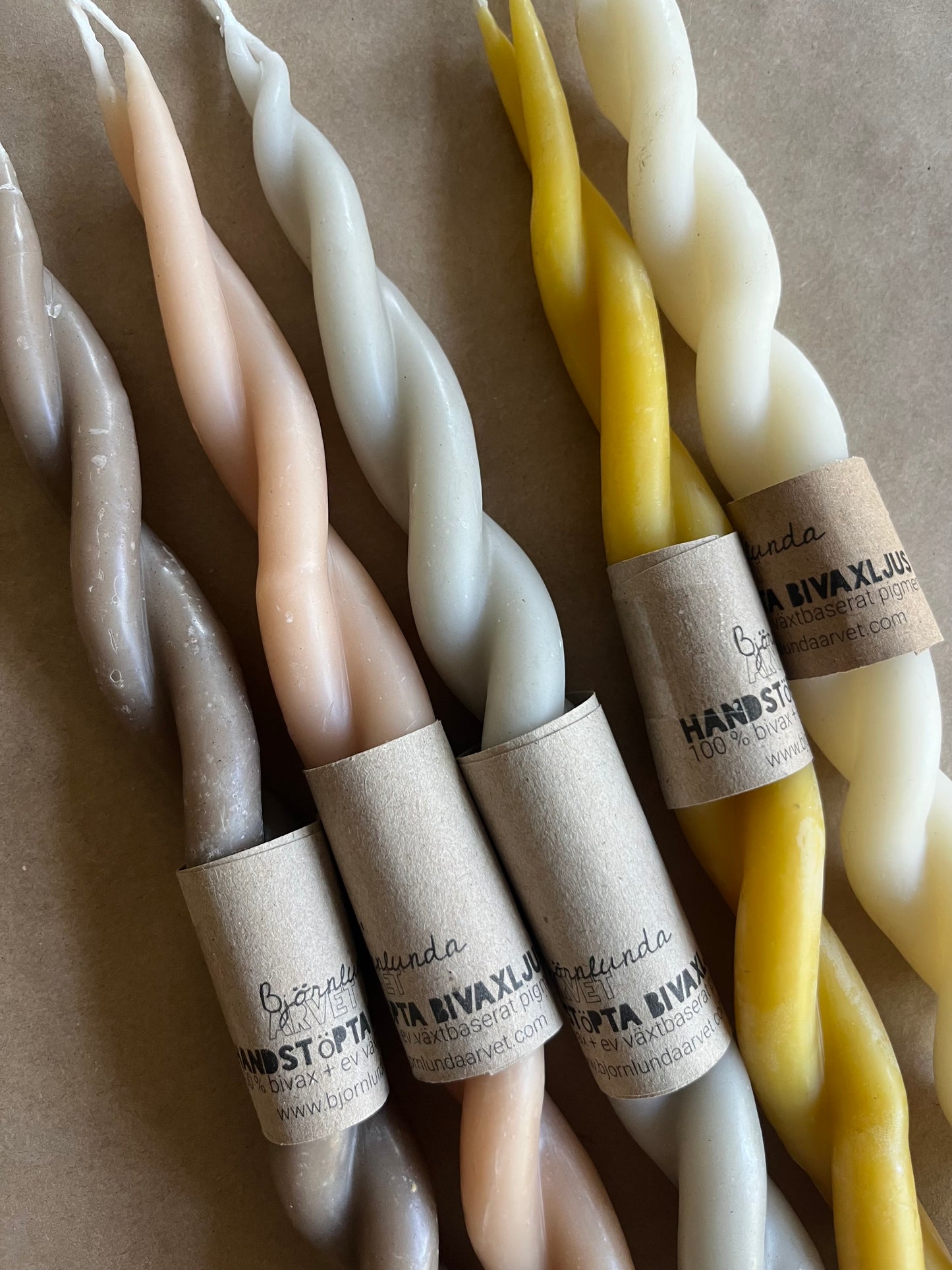 Beeswax candle twisted Rosehip