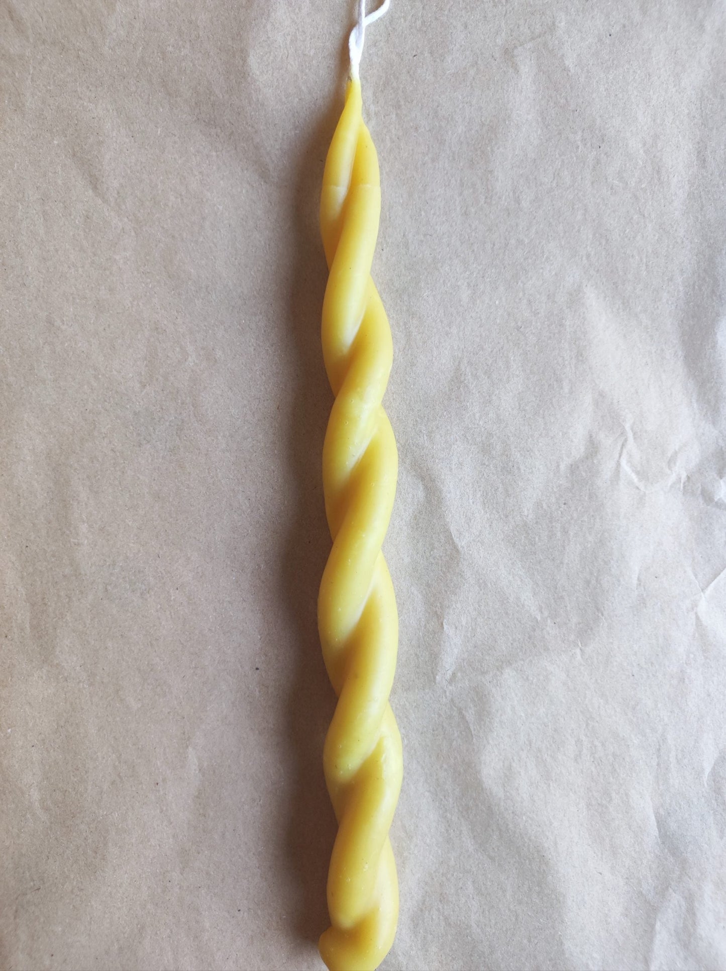 Beeswax candle twisted Rosehip