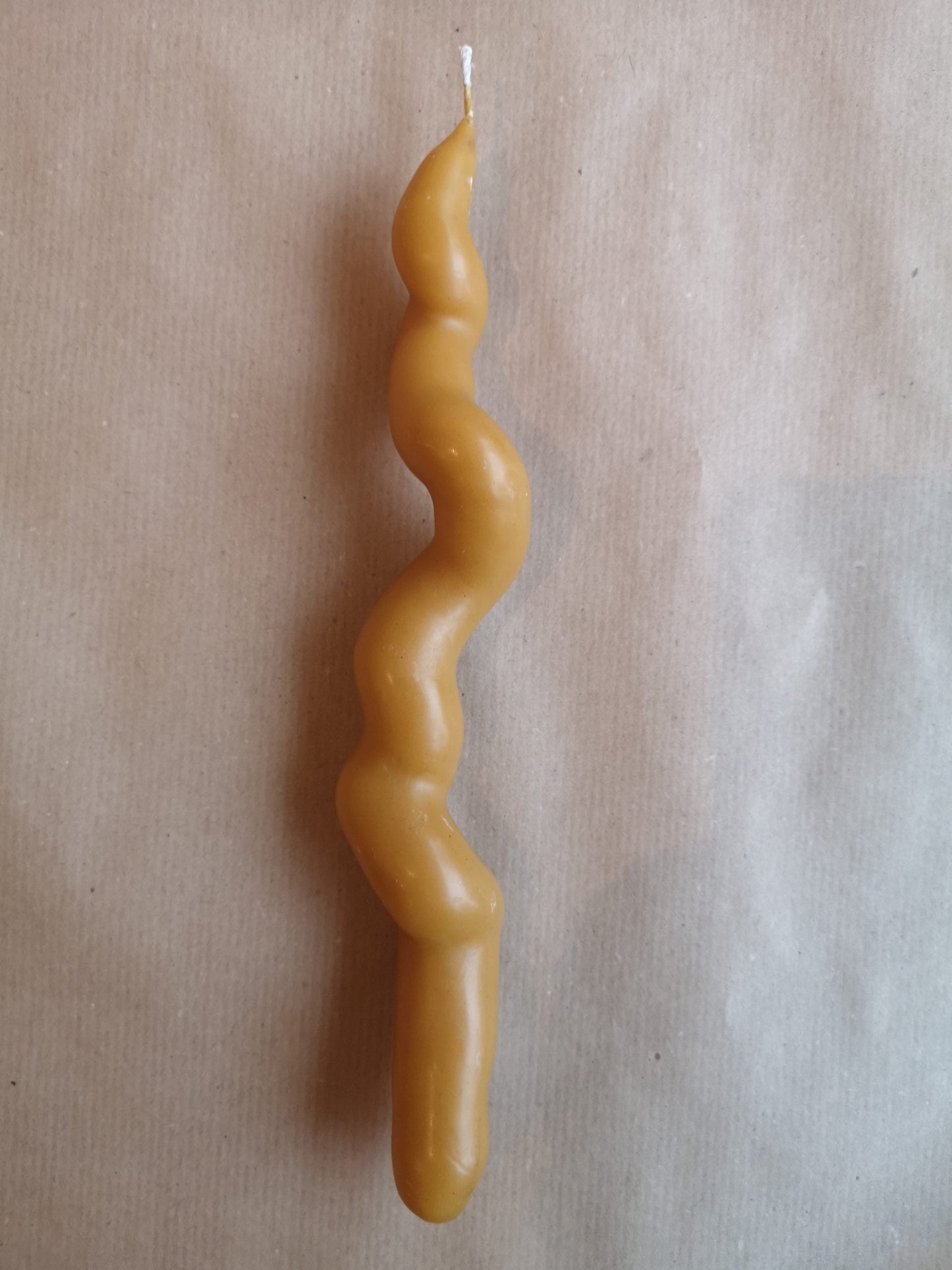 Beeswax candle knotty Thunder