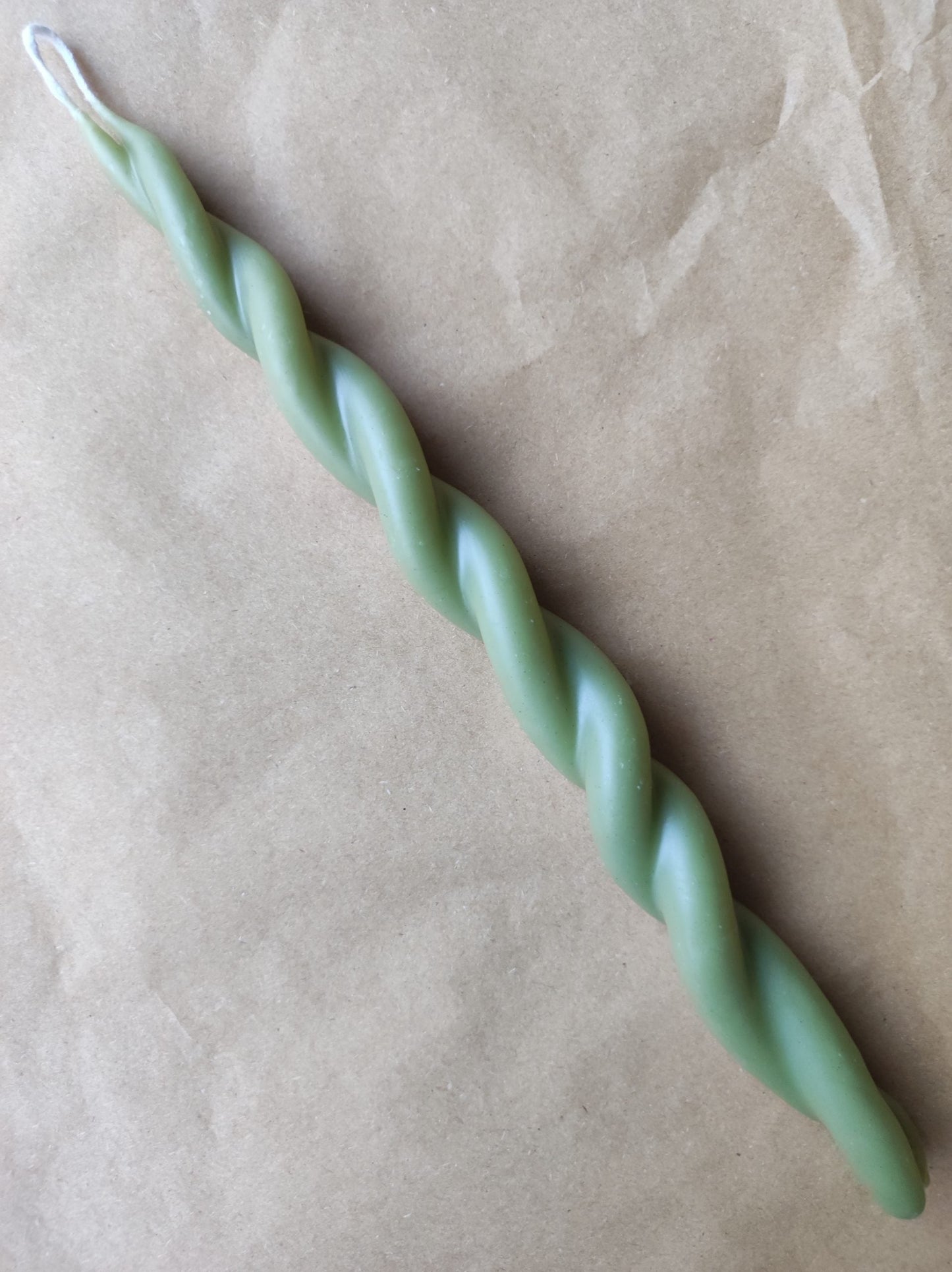 Beeswax candle twisted Rosehip